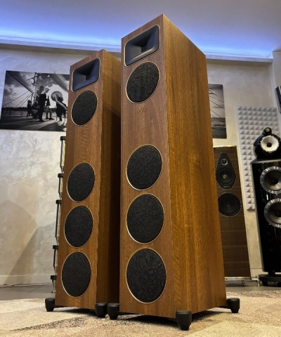 MARTIN LOGAN FOUNDATION F1 WALNUT COPPIA DIFFUSORI DA PAVIMENTO USATI