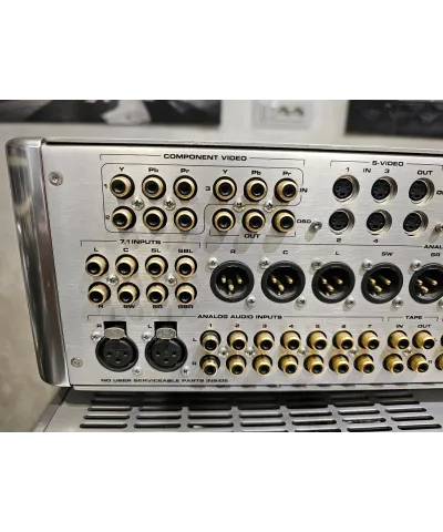 KRELL SHOWCASE PROCESSOR + KRELL SHOWCASE MULTI-CHANNEL AMPLIFIER USATO